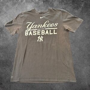 Nike New York Yankees Distressed Dri-FIT T Shirt Womens M Gray MLB Baseball Tee